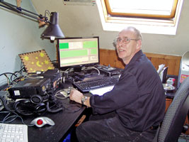 OO9O (ON7SS) in operating position during the UBA Contest
